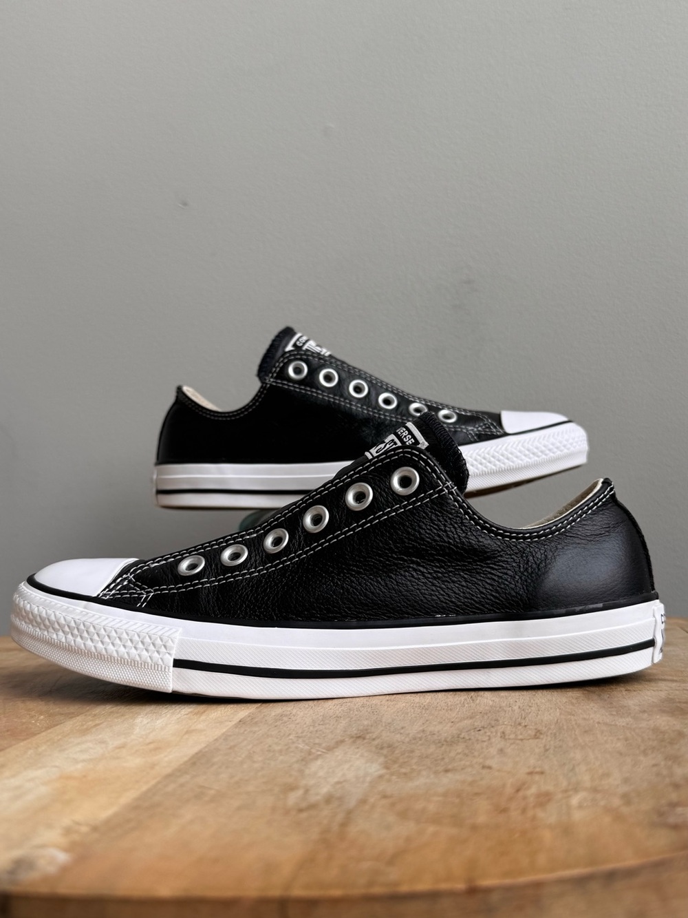 Converse Chuck Taylor All Star Leather Slip-on Black No-lace Sneakers Women 7.5 - Picture 2 of 10